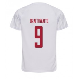 Virallinen pelipaita Tanska Martin Braithwaite 9 Vieras World Cup 2022 Lyhythihainen - Miesten
